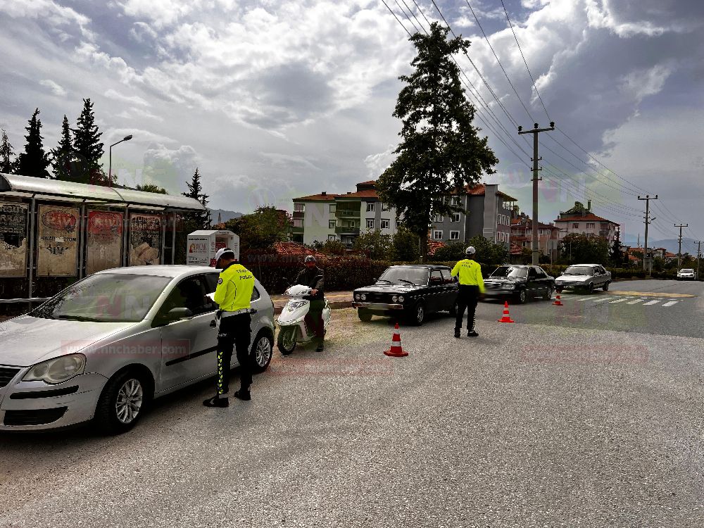 Bucak'ta emniyet topyekün sahada! Tek tek kontrol edildi