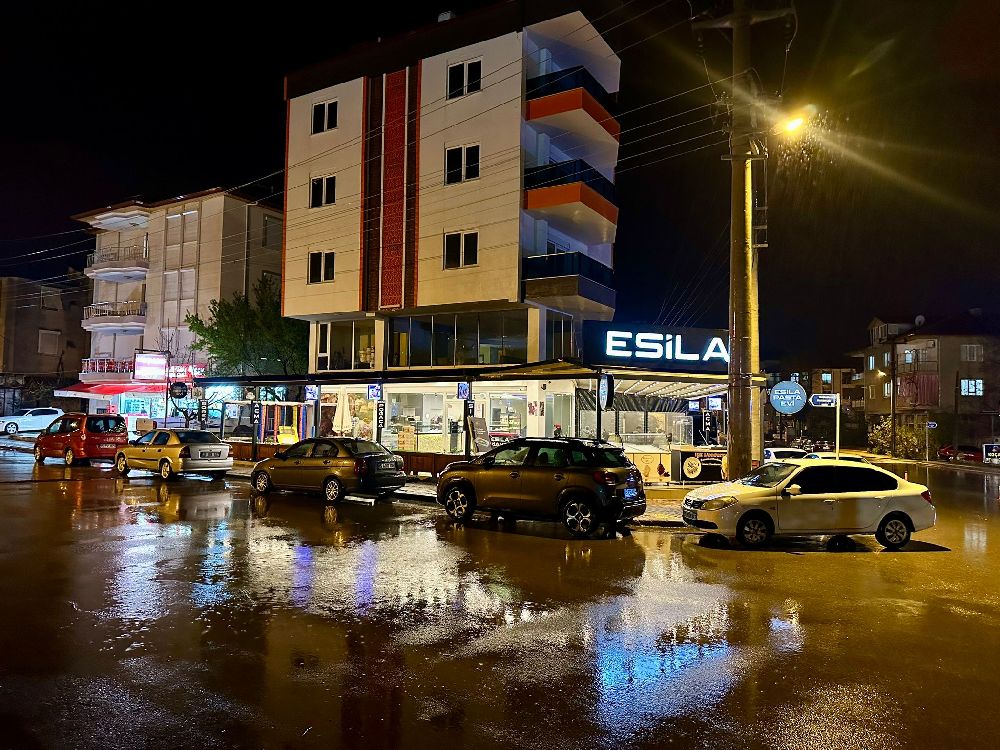 Bucak’ta lezzet rüzgarı! Esila Pasta Evi yeni mekanıyla şaşırtıyor