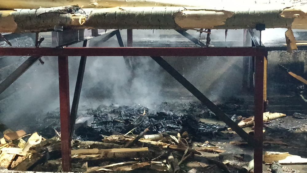 Burdur’da gece yarısı yangın paniği Hizar atölyesi alev aldı!