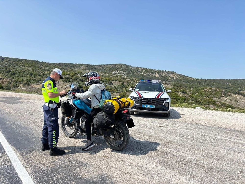 Burdur’da jandarmadan motosikletlere sıkı denetim