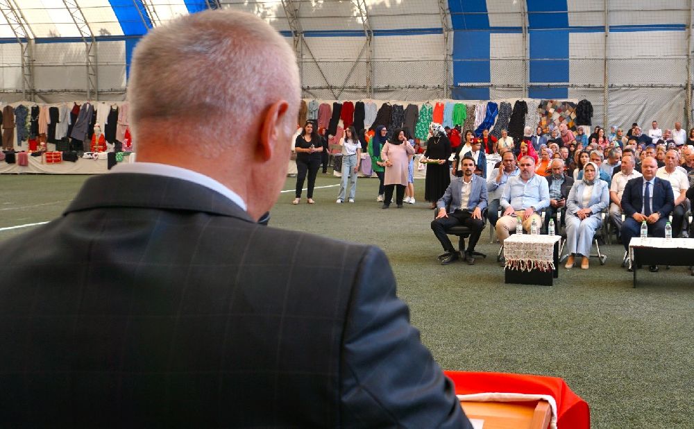 Burdur'da yıl boyu hazırlanan eserler sergilendi