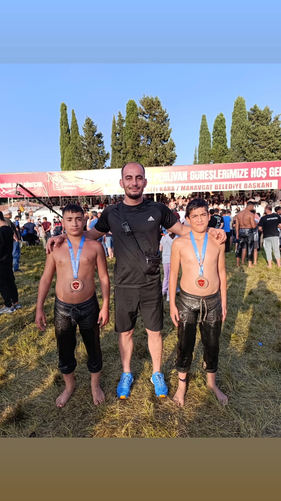 Burdurlu Pehlivanlar Manavgat'ta göz doldurdular 3’üncü olup gururlandırdılar