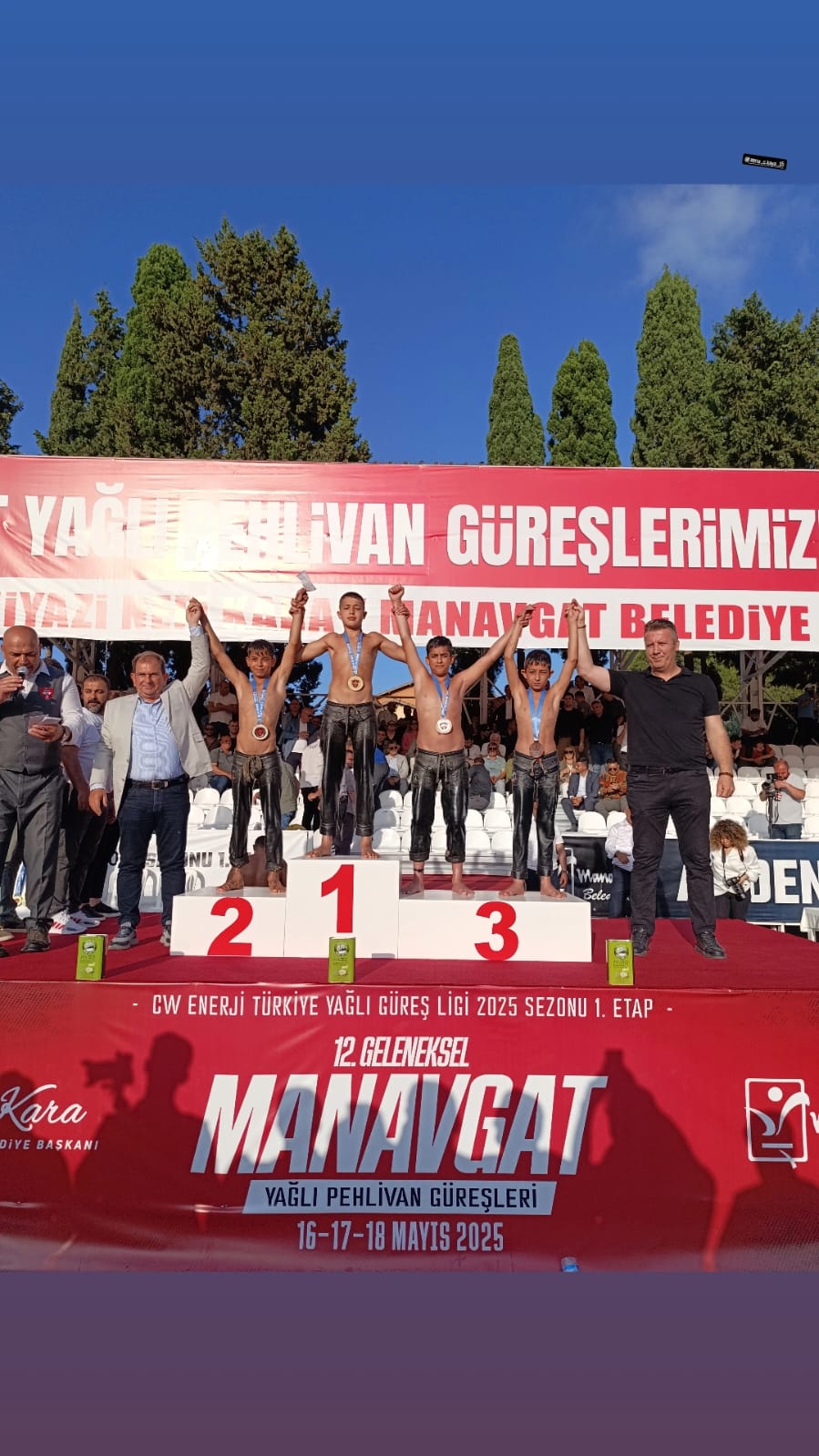 Burdurlu Pehlivanlar Manavgat'ta göz doldurdular 3’üncü olup gururlandırdılar