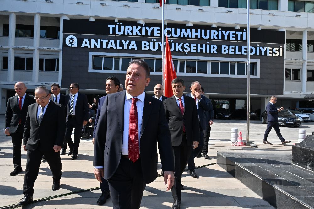 Büyükşehir Belediyesi'nde 19 Mayıs coşkusu törenle başladı