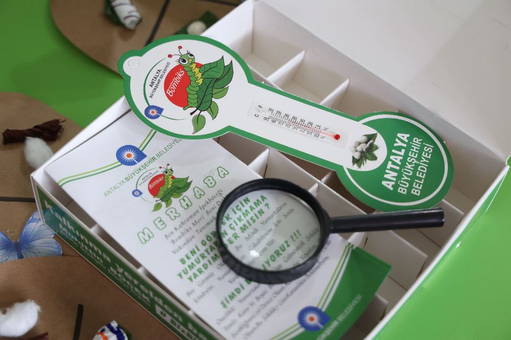 Büyükşehir çocukları ipekböceği ile tanıştırıyor