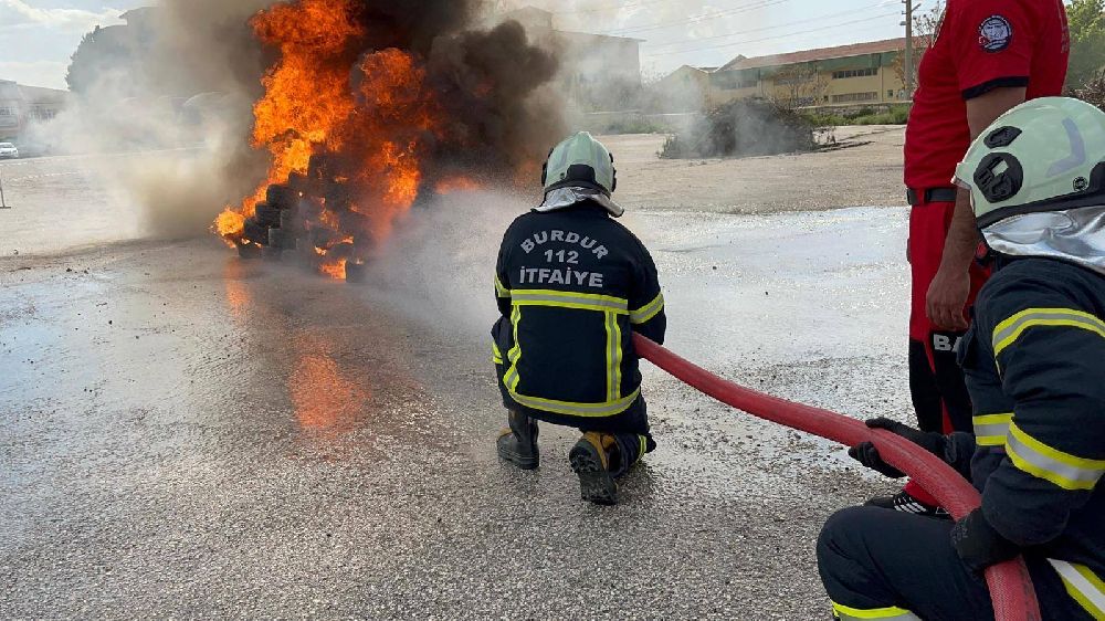 Çavdır Belediye personeline itfaiyecilik eğitimi