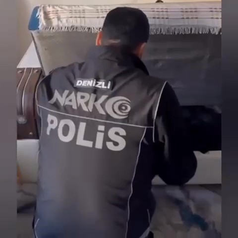 Denizli 4 farklı operasyonda yakalan 15 zehir tacirinin 12’si tutuklandı