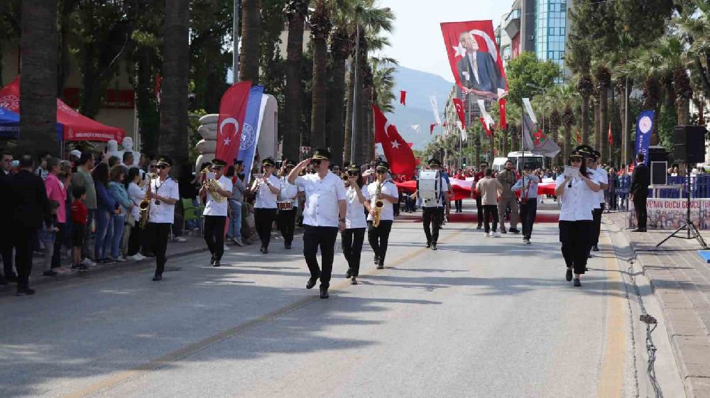 Denizli’de 19 Mayıs Atatürk’ü Anma ve Gençlik Spor Bayramı coşkuyla kutlandı