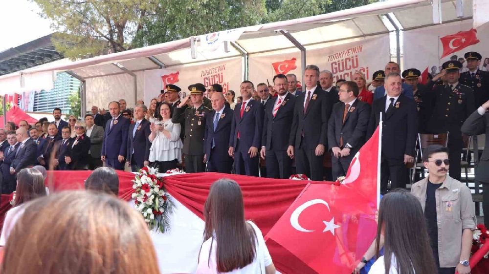 Denizli’de 19 Mayıs Atatürk’ü Anma ve Gençlik Spor Bayramı coşkuyla kutlandı