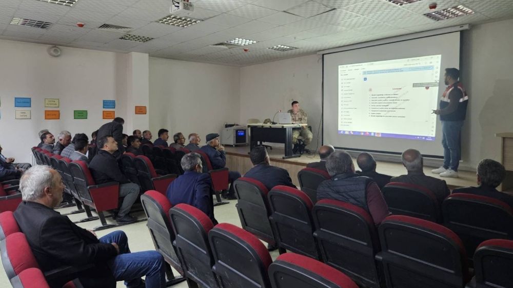 Horasan’da mahalle muhtarlarına yönelik madde bağımlılığı semineri düzenlendi