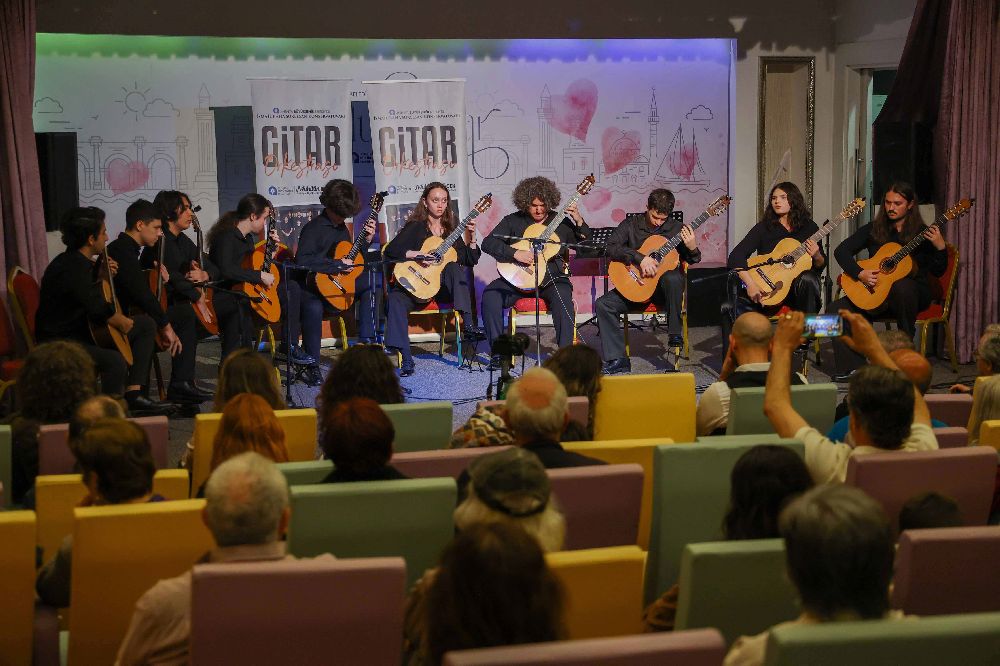 İsmail Baha Sürelsan Konservatuvarı'ndan "Gitar Orkestrası Konseri"