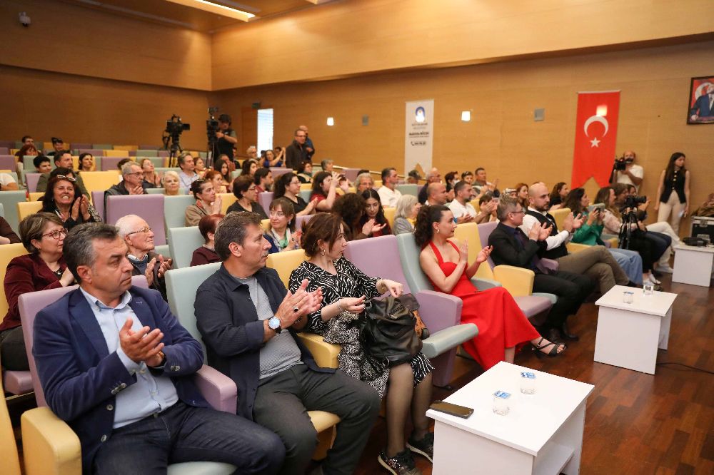 İsmail Baha Sürelsan Konservatuvarı'ndan "Gitar Orkestrası Konseri"