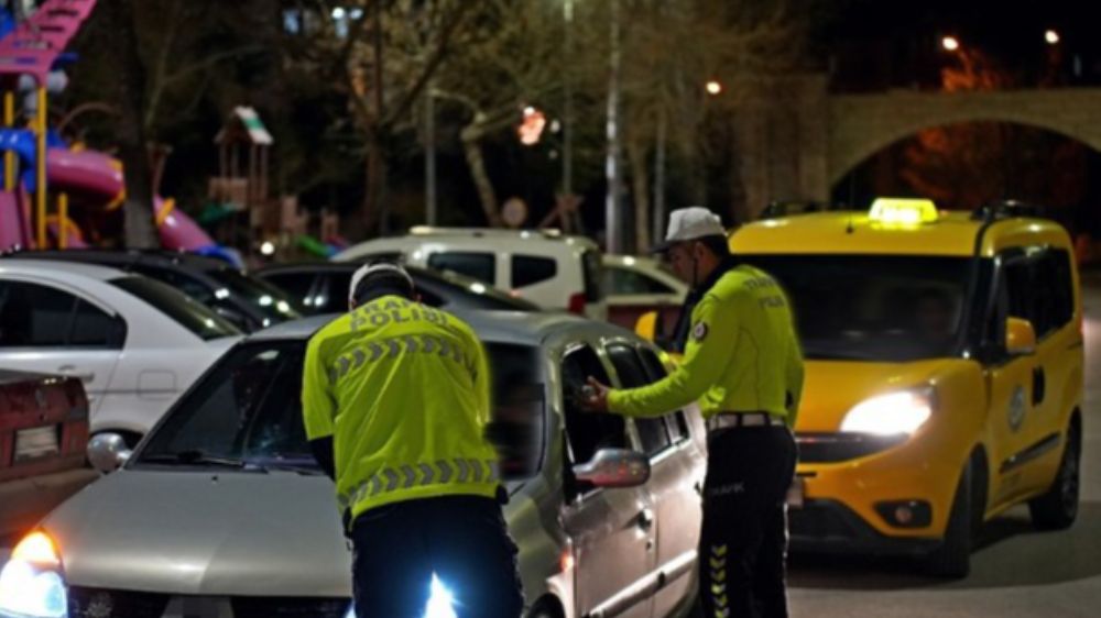 Isparta’da asayiş ve trafik uygulamasında 14 sürücüye ceza kesildi