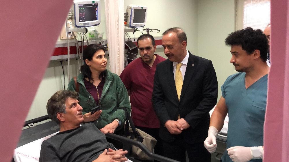 Isparta’da kontrolden çıkan yolcu midibüsü devrildi: 15 yaralı