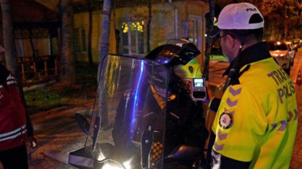 Isparta'da trafik ve asayiş uygulamasında 21 araca ceza kesildi
