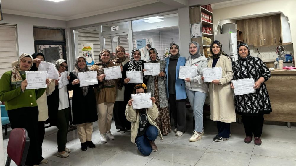 Kadınlara mantar yetiştiriciliği kurusu verildi
