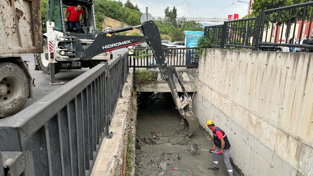  Karabük Belediyesinden dere yataklarında temizlik çalışması