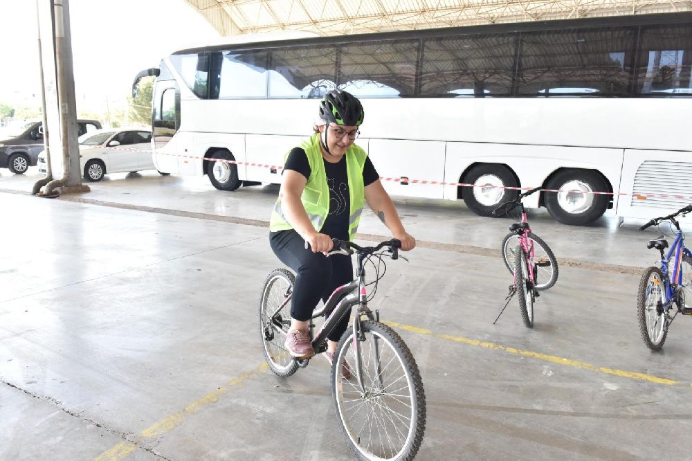 Kepez'de bisiklet sürme eğitimleri veriliyor