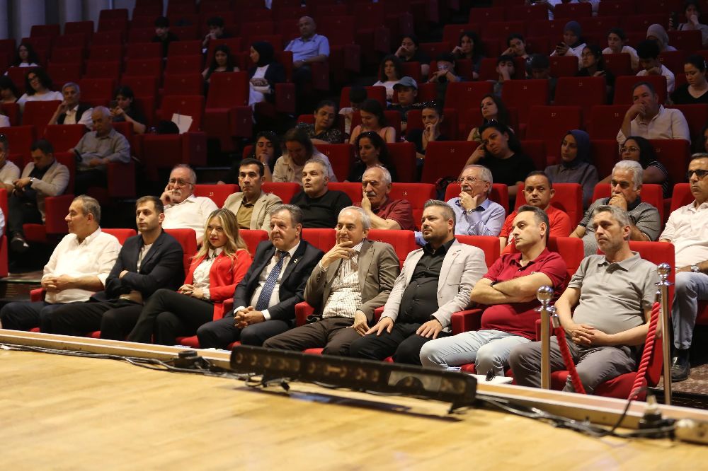 Kepez’de gençler fikirleriyle yarıştı