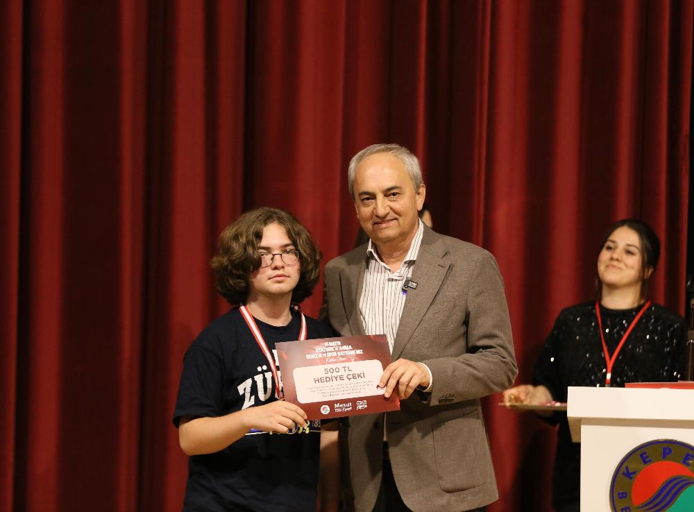 Kepez’de gençler fikirleriyle yarıştı