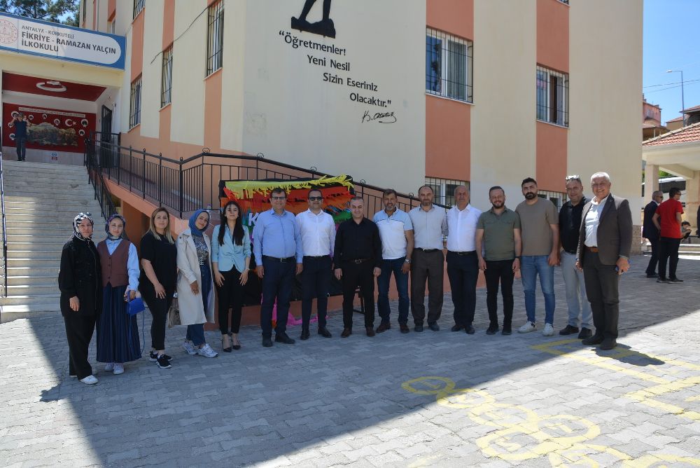 Korkuteli'nde Velilerin, öğretmen ve öğrencilerin düzenlediği Kermese Yoğun ilgi