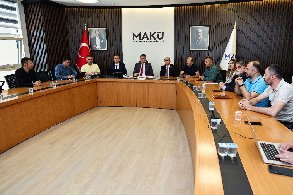 MAKÜ Kariyer Okulu mezunlarını verdi