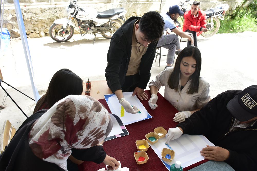 MAKÜ’lü öğrenciler yaşlılarla hayatı renklendirdi!