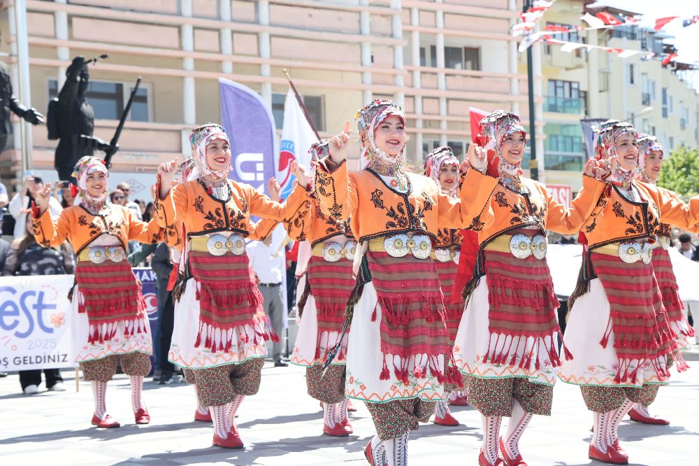 MAKÜFEST 2025 coşkusu renkli görüntülere sahne oldu