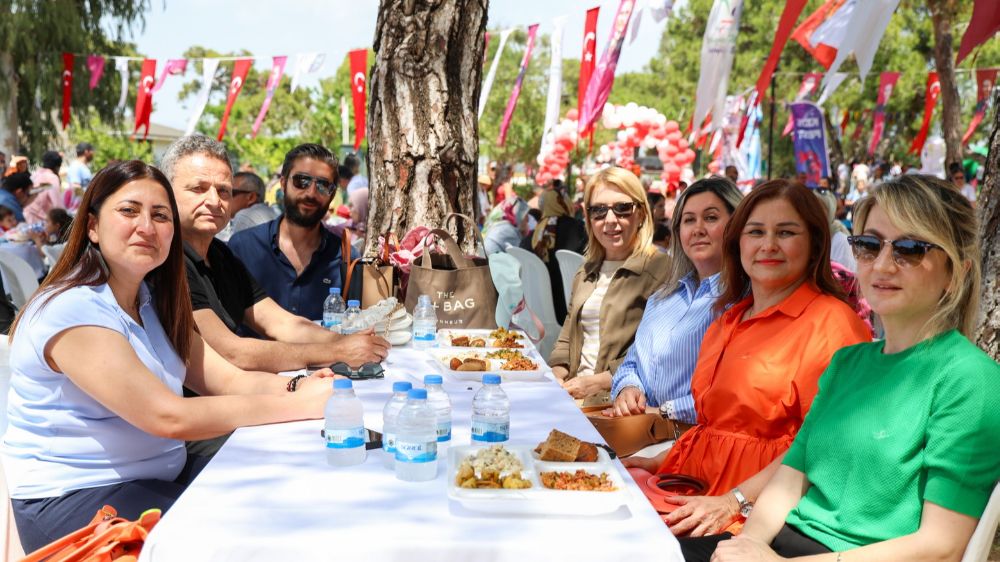 Manavgat Belediyesi’nden Anneler Günü’ne özel renkli etkinlik