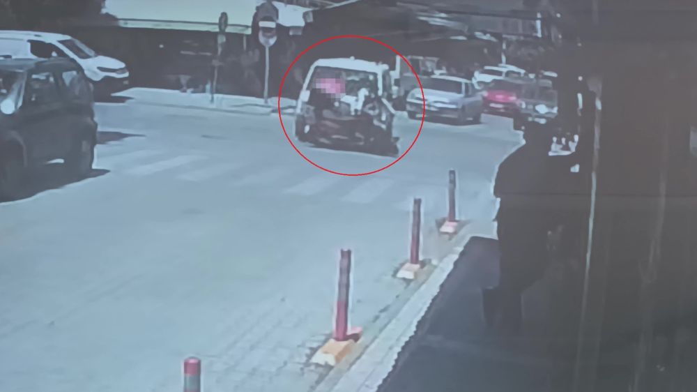 Manavgat'ta hafif ticari araç motosikletle çarpıştı: 1 yaralı