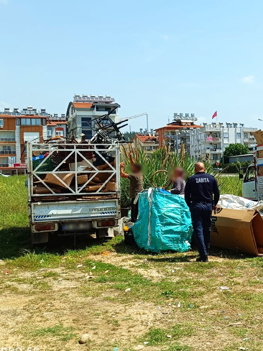 Manavgat'ta huzur ve güvenlik için zabıta ekipleri sahada