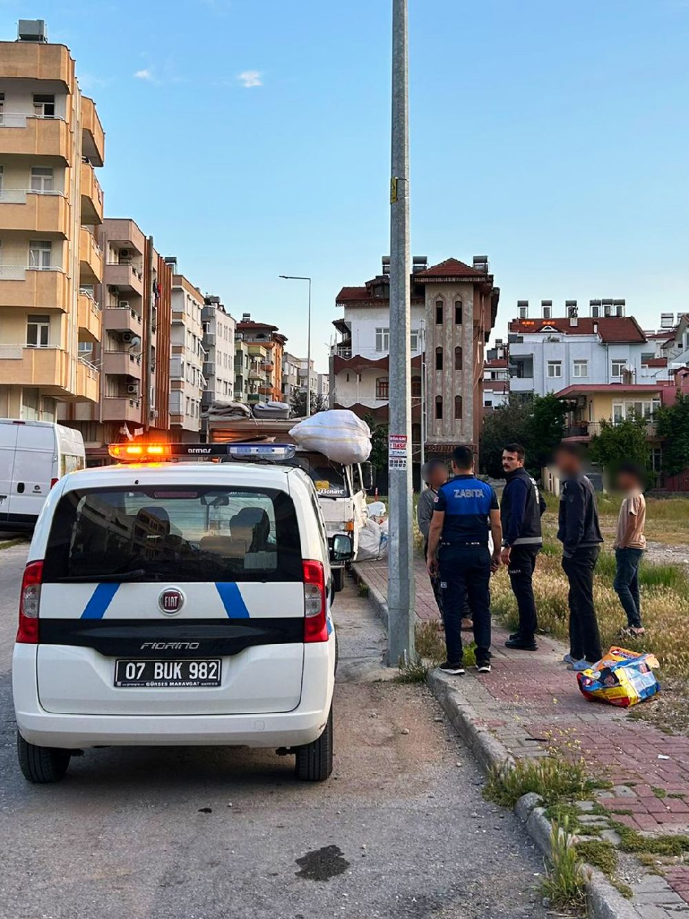 Manavgat'ta huzur ve güvenlik için zabıta ekipleri sahada