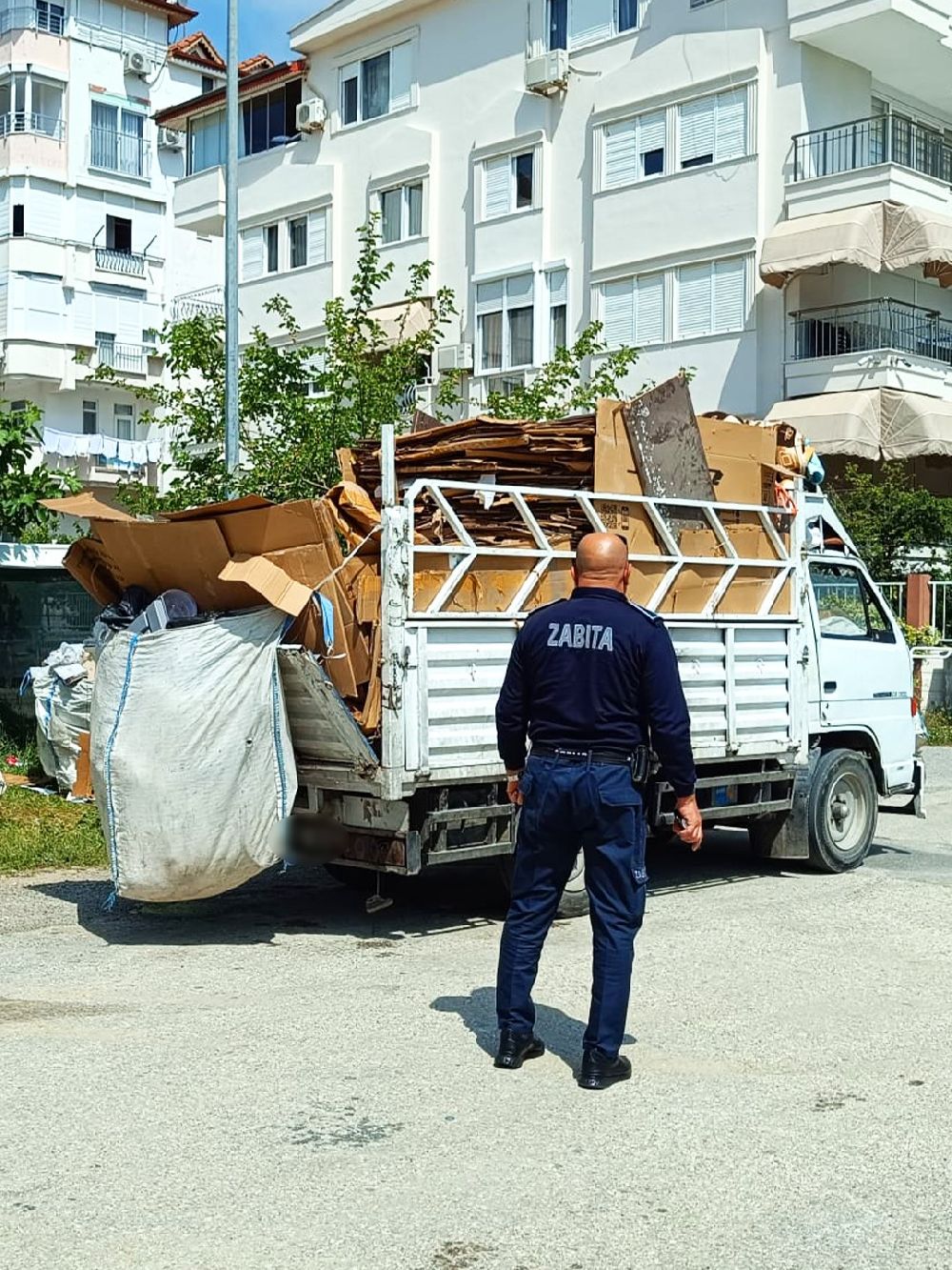 Manavgat'ta huzur ve güvenlik için zabıta ekipleri sahada