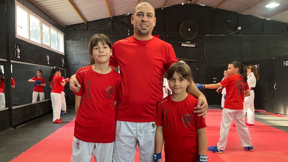 Maya ve Lara 8 dil biliyor, karetede dünya şampiyonluğunu hedefliyor