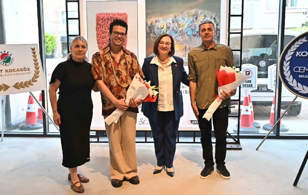 "Mistik Dokular" sergisi kapılarını açtı