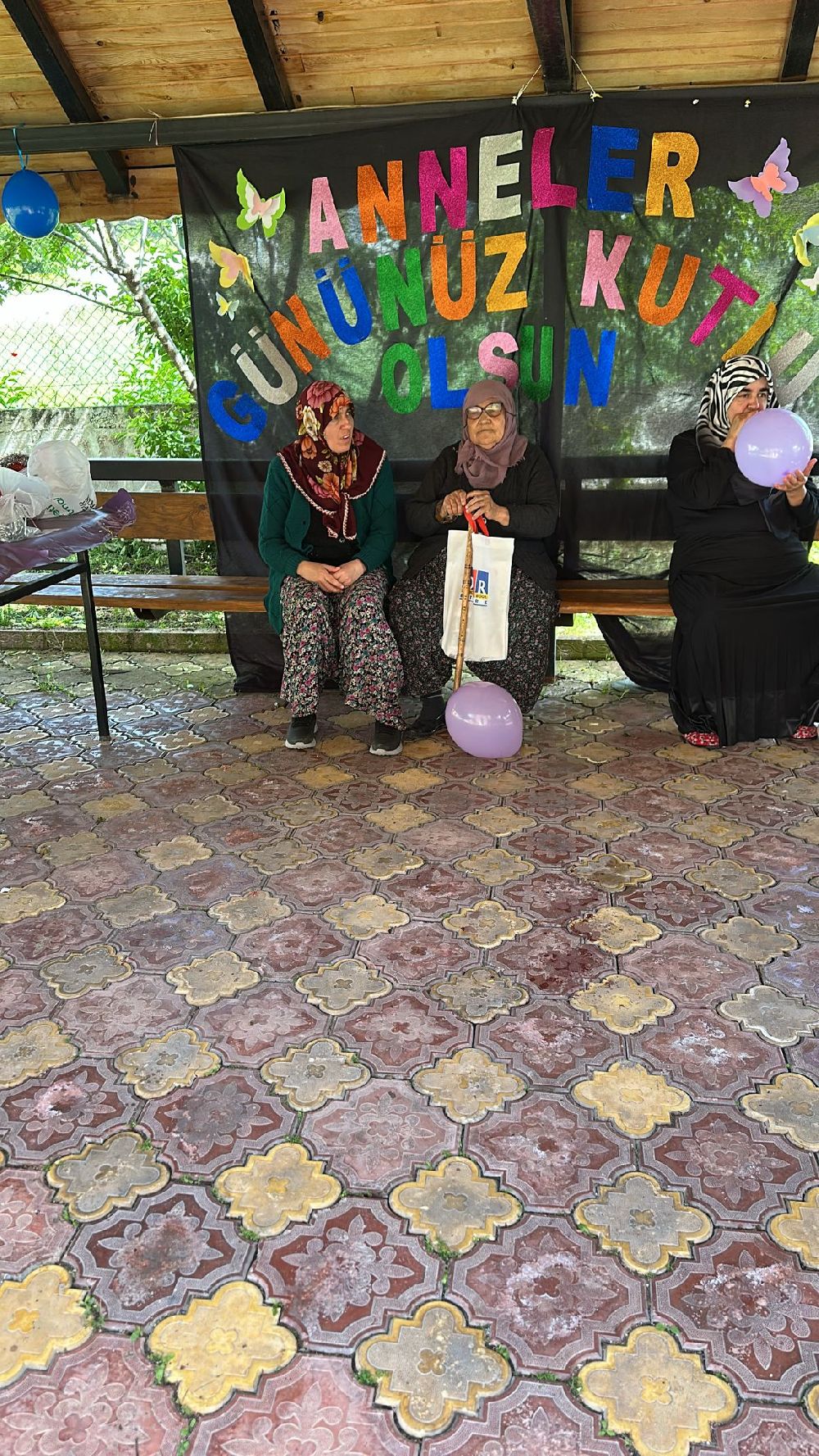 Murat Baba Sofrası Anneleri unutmadı Özel günde anlamlı etkinlik