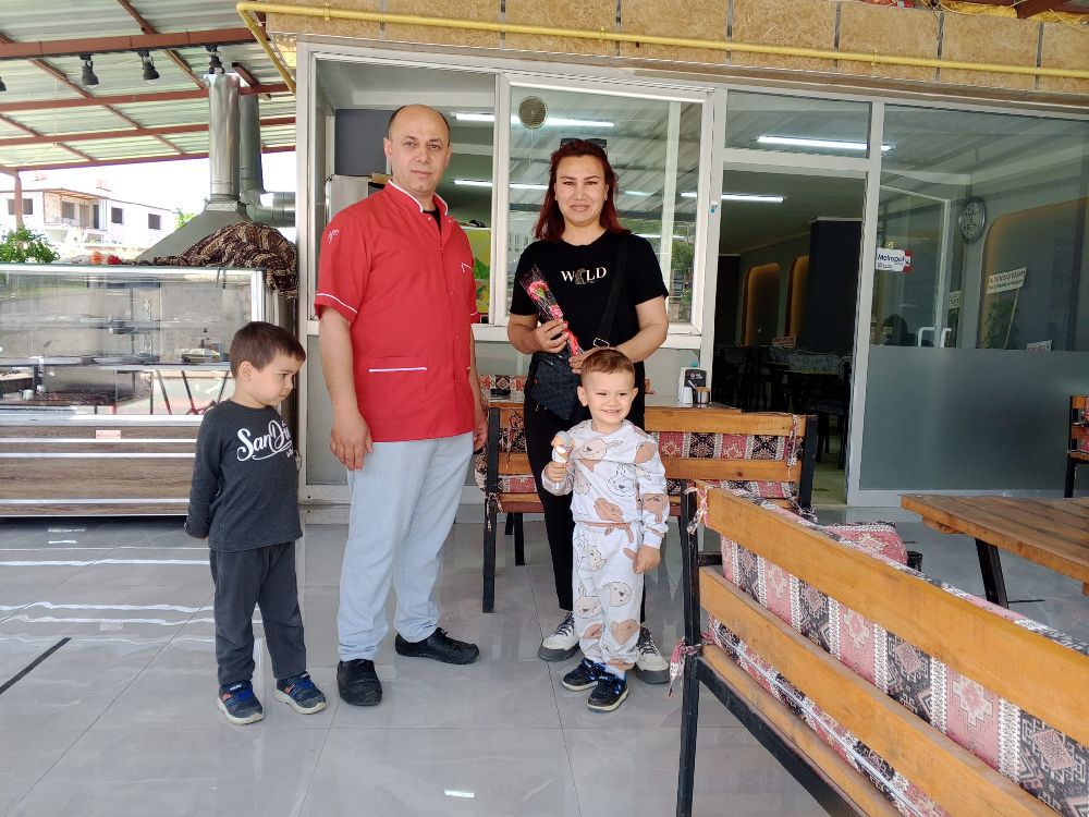 Murat Baba Sofrası Anneleri unutmadı Özel günde anlamlı etkinlik