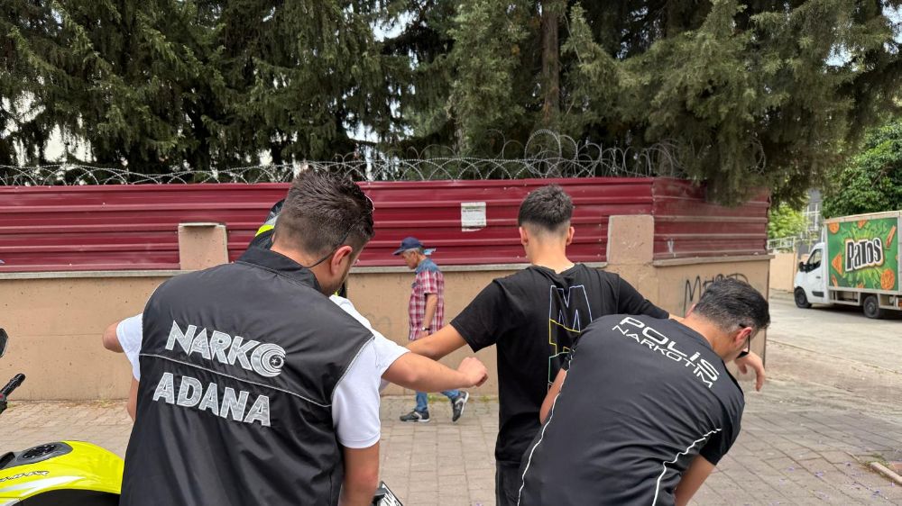 Okul önlerinde uyuşturucu alarmı: 43 şüpheli yakalandı