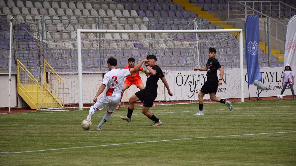 Okul Sporları Futbol Genç Erkekler Türkiye Şampiyonası sona erdi