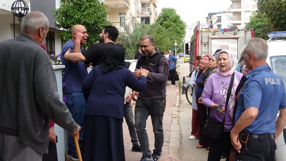Sağlık ekiplerinin müdahalesi ile hayata döndürüldü, öldüğünü düşünen yakını "Beni de öldürün" diyerek feryat etti