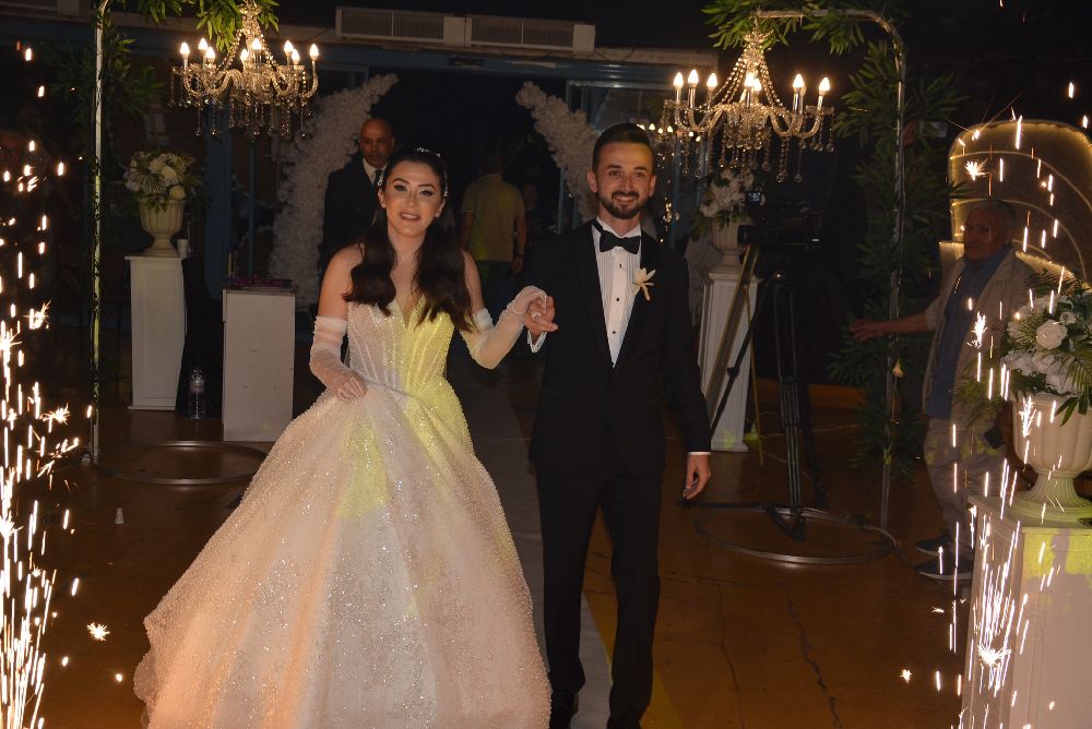 Sarıca ailesinin mutlu günü Koçyiğit Ramazan ile Selin Böke Görkemli düğünle dünyaevine girdi