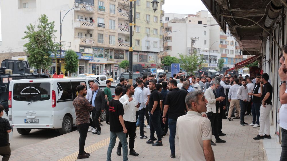 Şırnak'ta mahallede başlayan kavga caddeye taştı: 2 yaralı