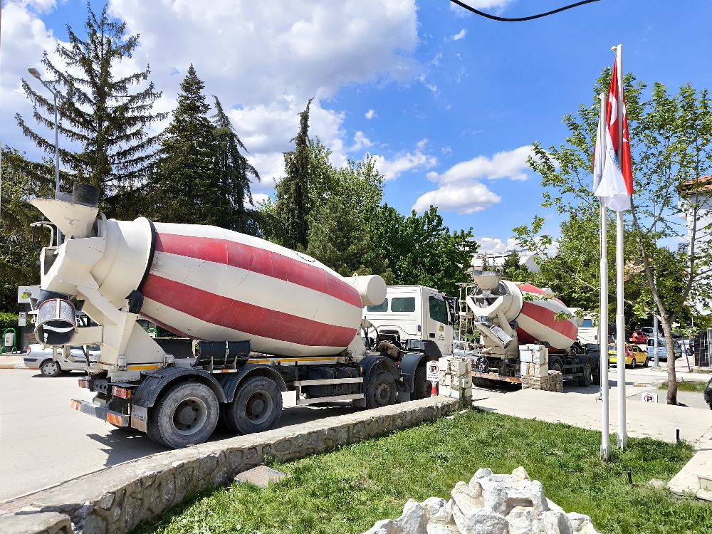 Tefenni Belediyesi beton santraline 2 tane kazandırıldı