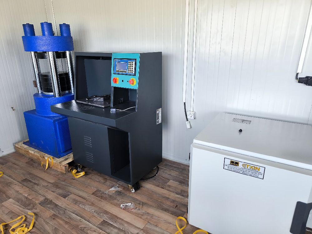 Tefenni Belediyesi beton santraline 2 tane kazandırıldı