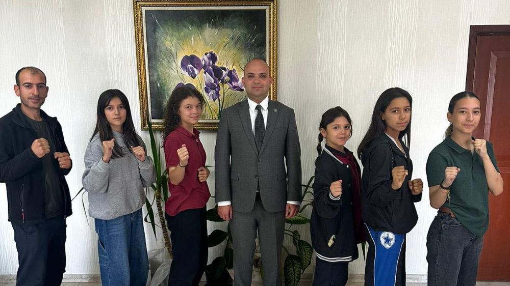 Tefenni’nin Gururu Minel Su Şimşek ve Öykü Zeynep Arslan Dünya Üçüncüsü! Kaymakam ziyareti 