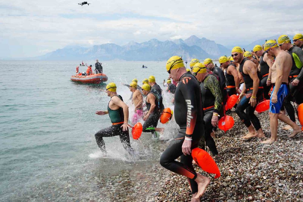 Uluslararası Açık Su Yüzme Yarışı X-WATERS Antalya’da gerçekleşti