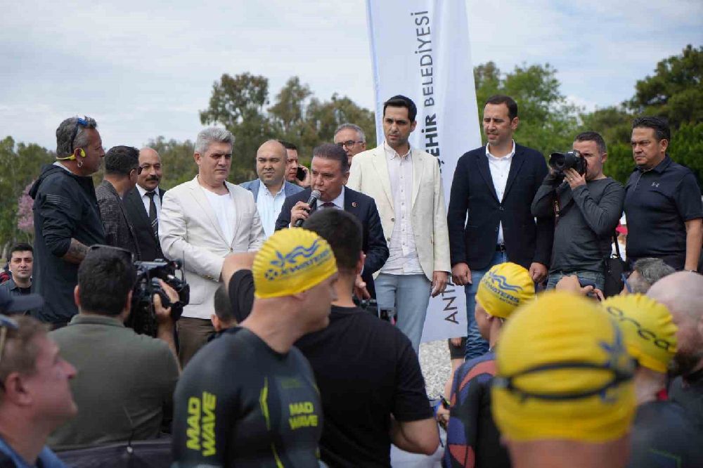 Uluslararası Açık Su Yüzme Yarışı X-WATERS Antalya’da gerçekleşti