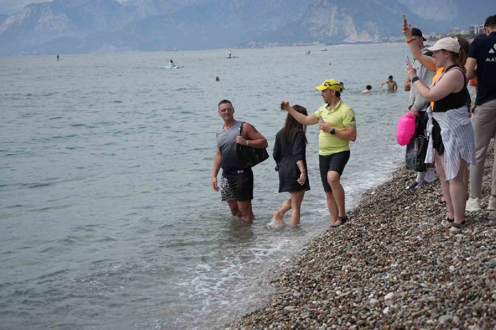 Uluslararası Açık Su Yüzme Yarışı X-WATERS Antalya’da gerçekleşti