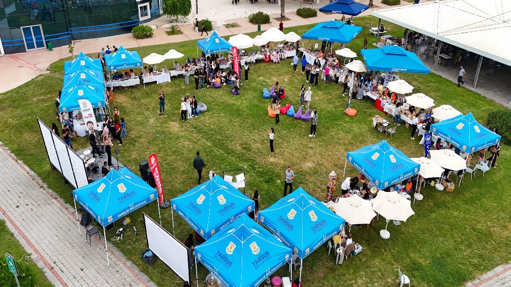 Üretici kadınlar üniversitede stant açtı