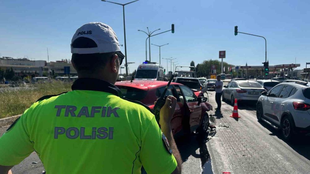 Uşak’ta zincirleme kaza 7 yaralı
